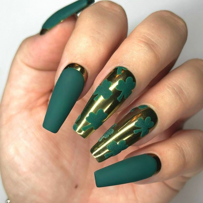 20+ Cute St. Patrick's Day Nails for 2022 - ♡ July Blossom ♡