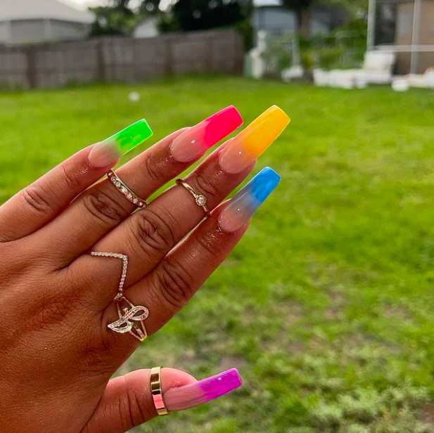 30+ Super Cute Summer Nails for 2022 - ♡ July Blossom