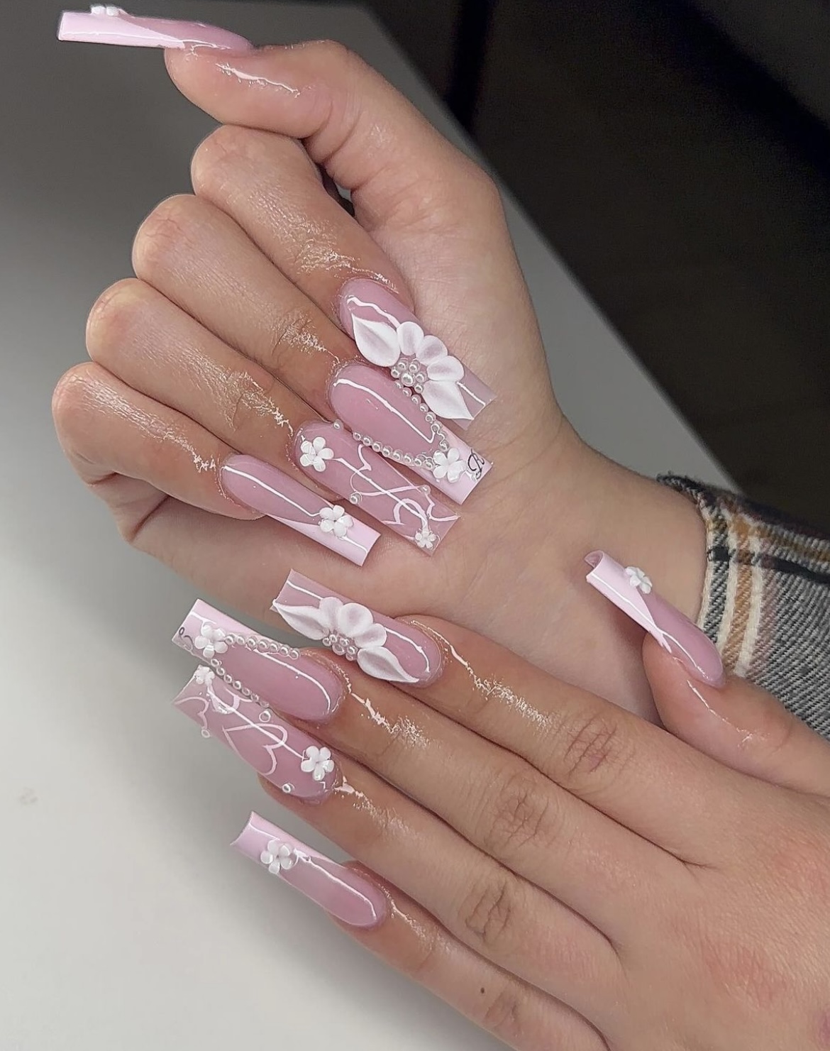 35+ Beautiful Graduation Nails (to Make You Even More Proud of Yourself ...